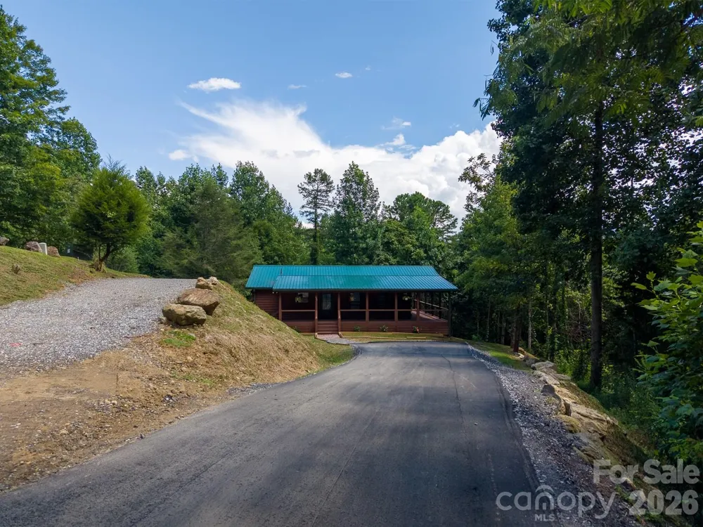 677 Ridgetop Circle Whittier, NC 28789
