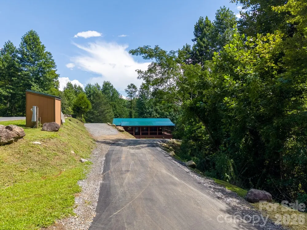 677 Ridgetop Circle Whittier, NC 28789