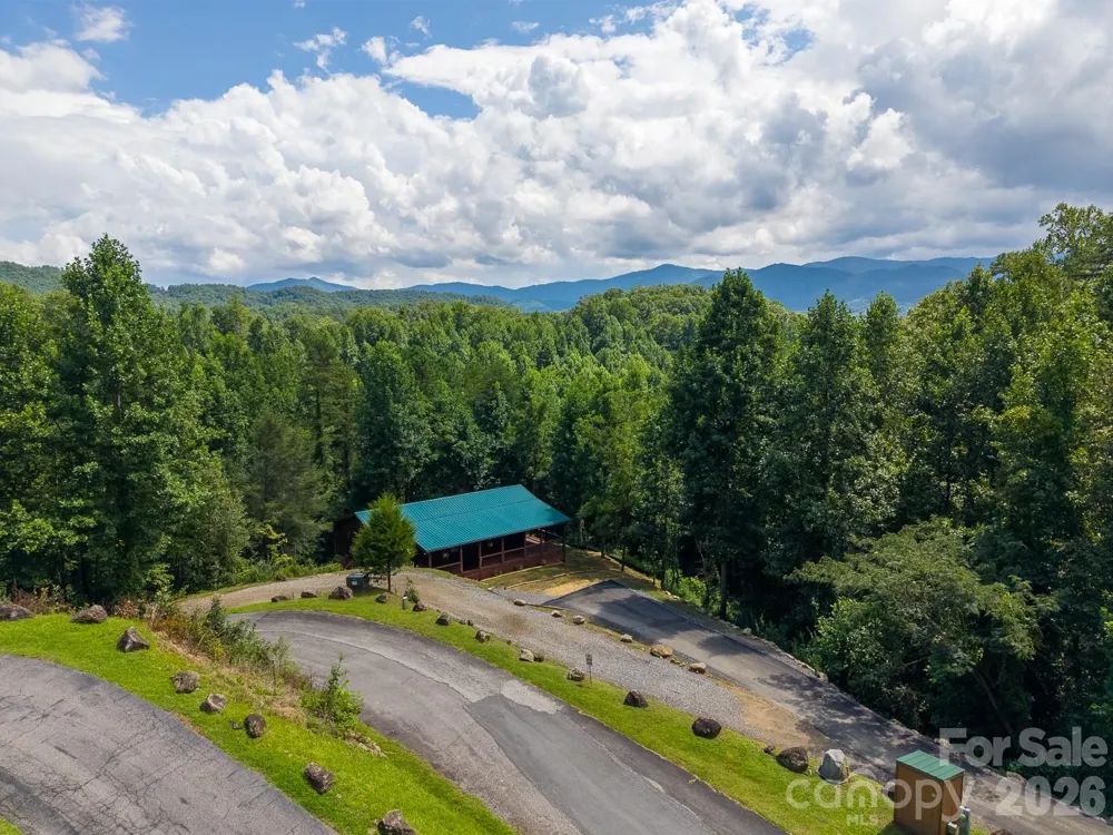 677 Ridgetop Circle Whittier, NC 28789