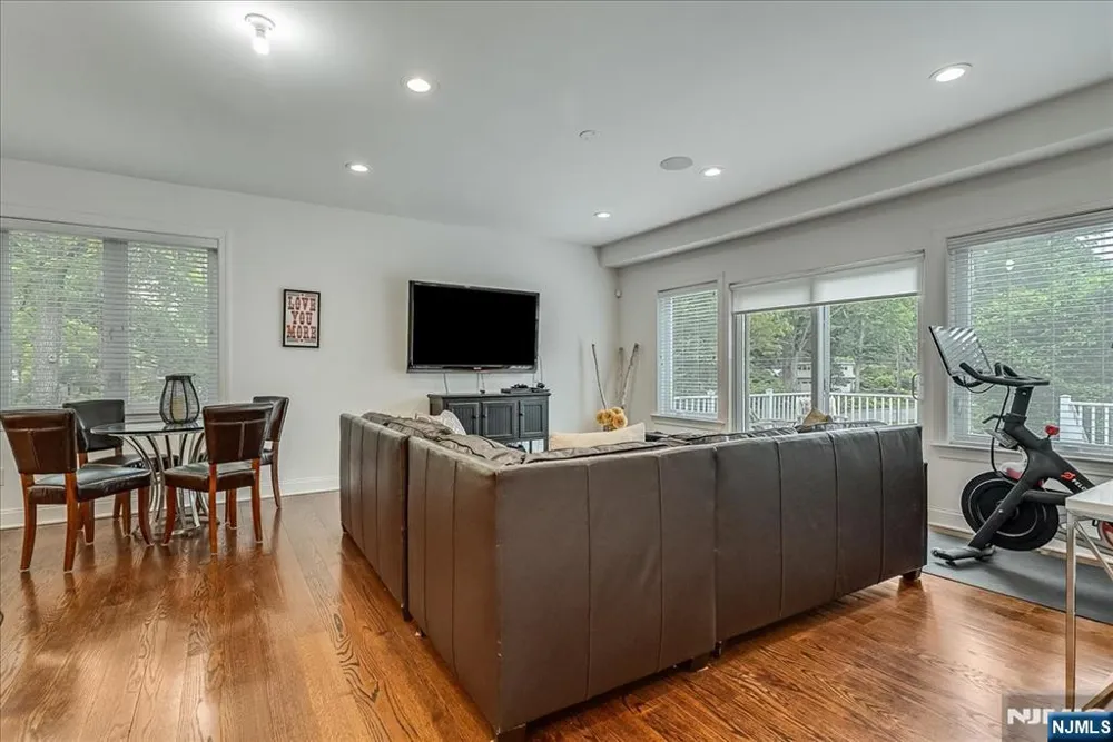 23 Erskine Drive Morristown Town, NJ 07960