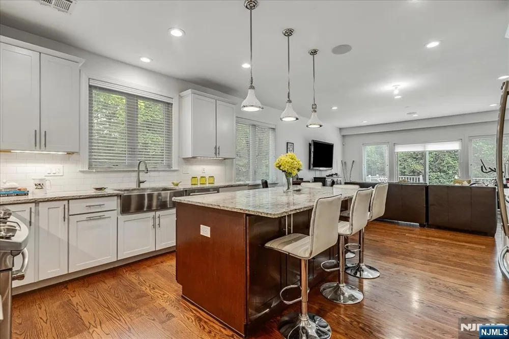 23 Erskine Drive Morristown Town, NJ 07960