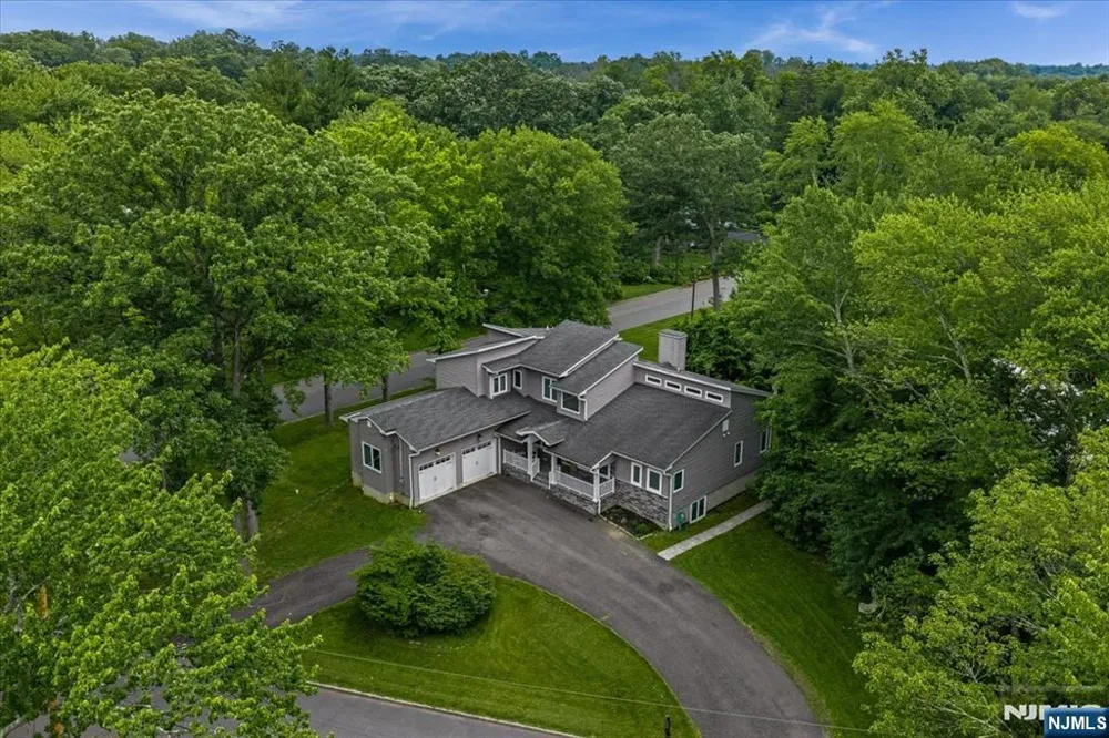 23 Erskine Drive Morristown Town, NJ 07960