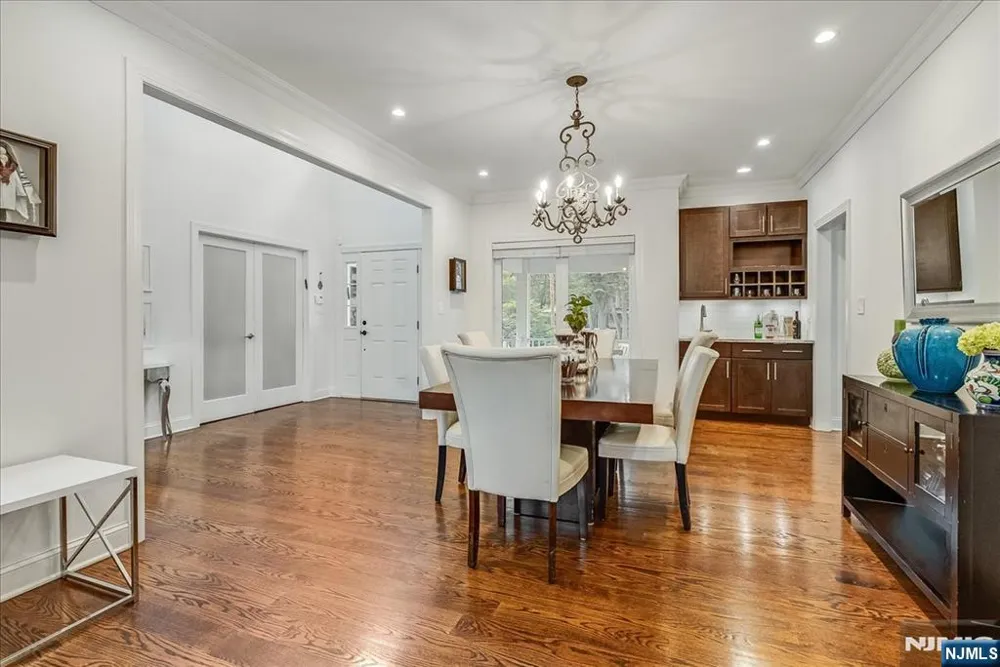 23 Erskine Drive Morristown Town, NJ 07960