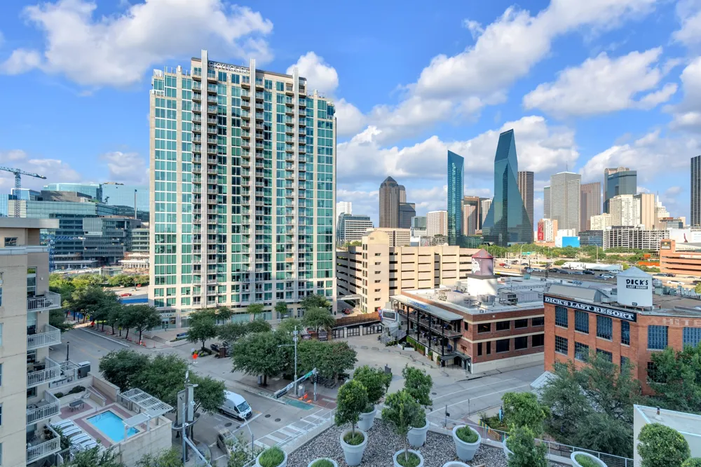 2200 Victory Avenue #802 Dallas, TX 75219