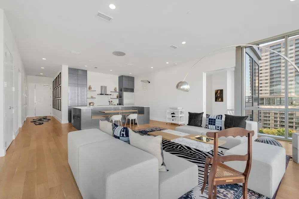 2200 Victory Avenue #802 Dallas, TX 75219