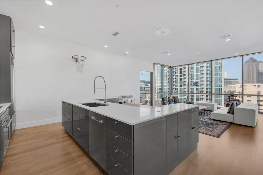 2200 Victory Avenue #802 Dallas, TX 75219