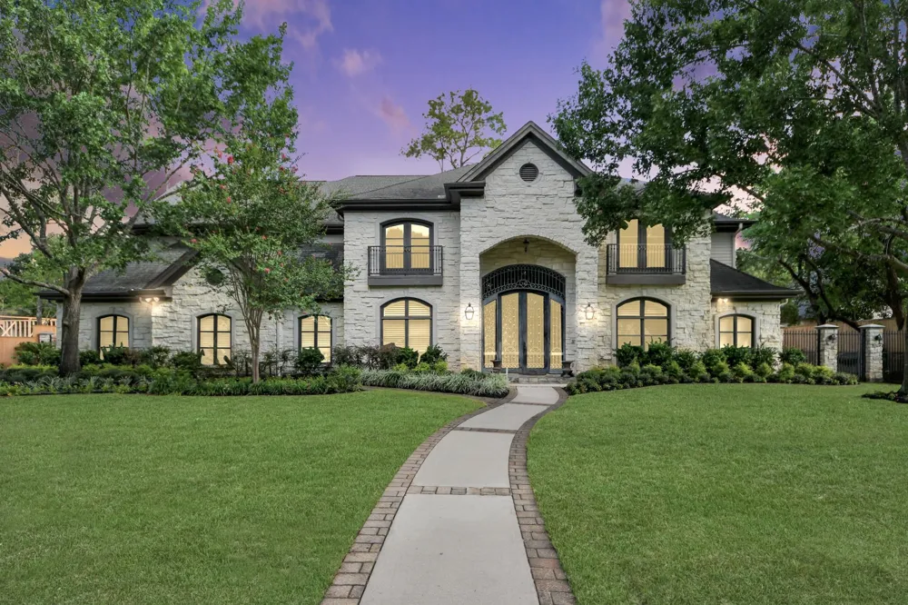 12018 Surrey Lane Bunker Hill Village, TX 77024