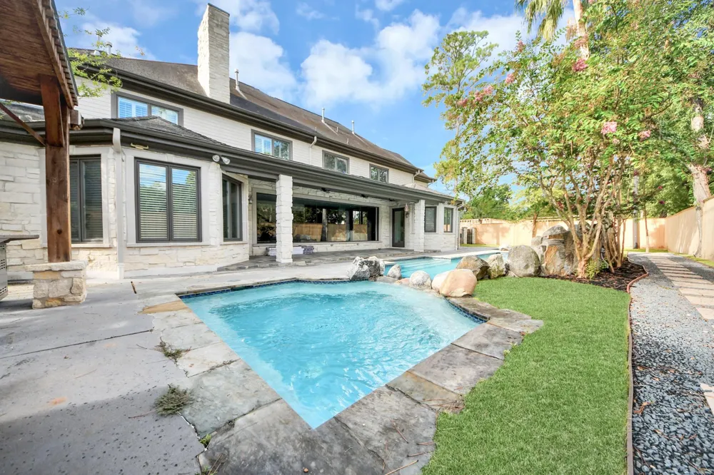 12018 Surrey Lane Bunker Hill Village, TX 77024