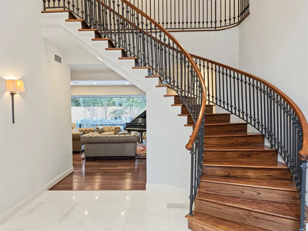 12018 Surrey Lane Bunker Hill Village, TX 77024