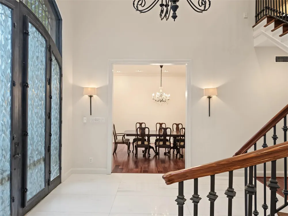 12018 Surrey Lane Bunker Hill Village, TX 77024