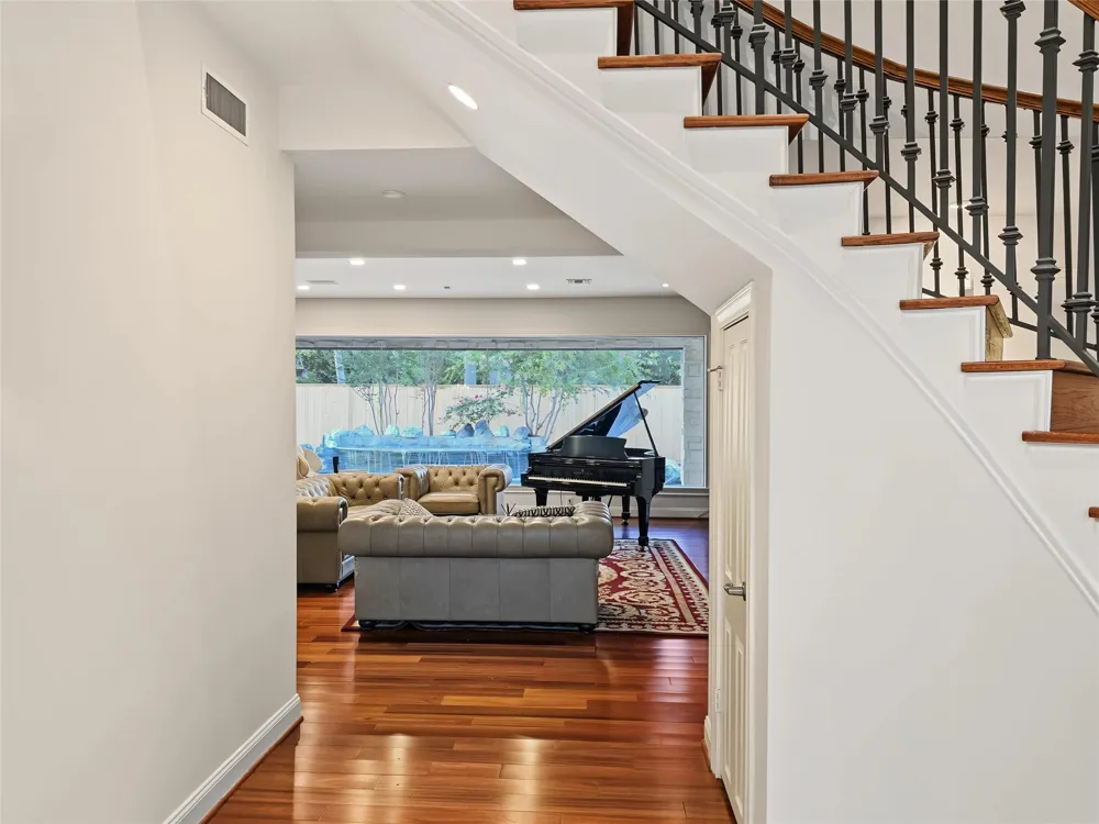 12018 Surrey Lane Bunker Hill Village, TX 77024