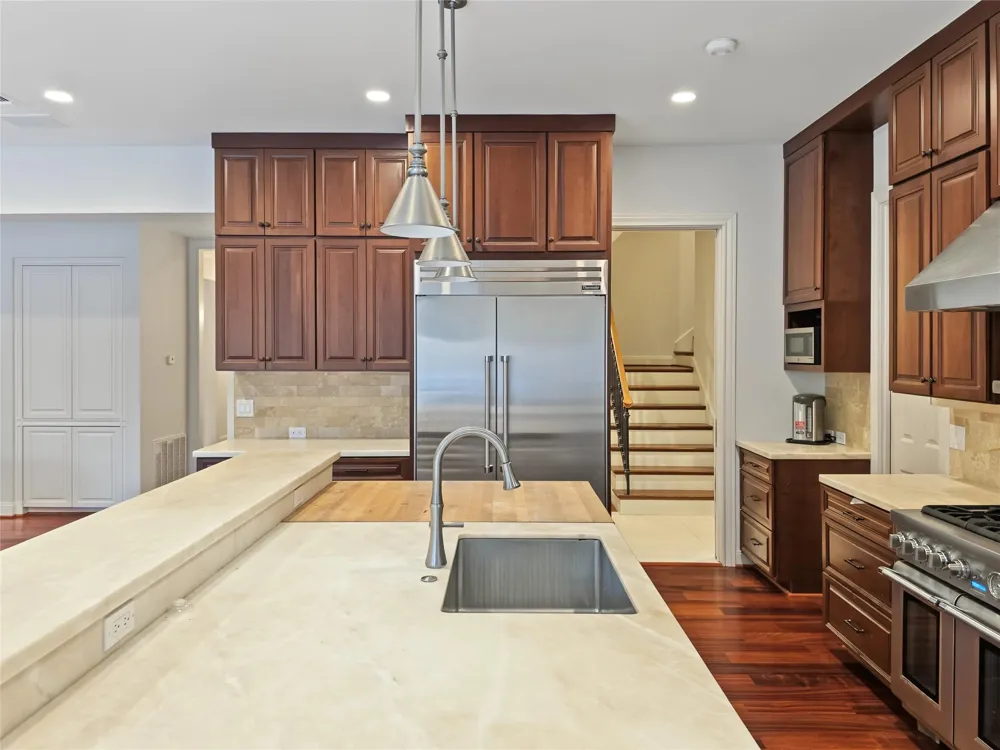 12018 Surrey Lane Bunker Hill Village, TX 77024