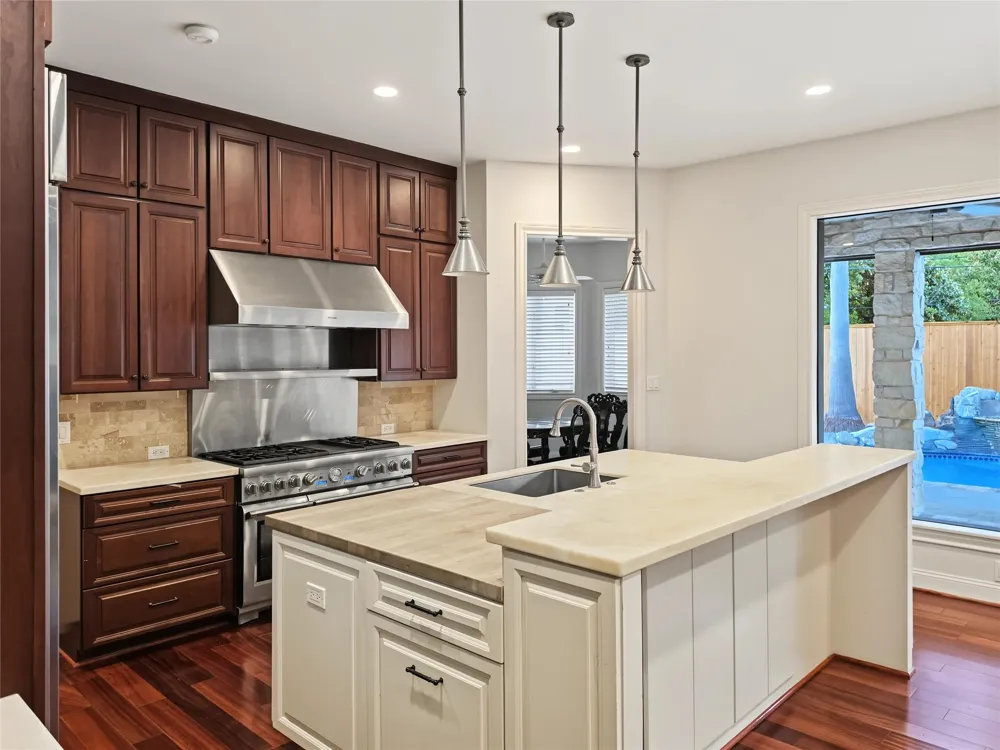 12018 Surrey Lane Bunker Hill Village, TX 77024