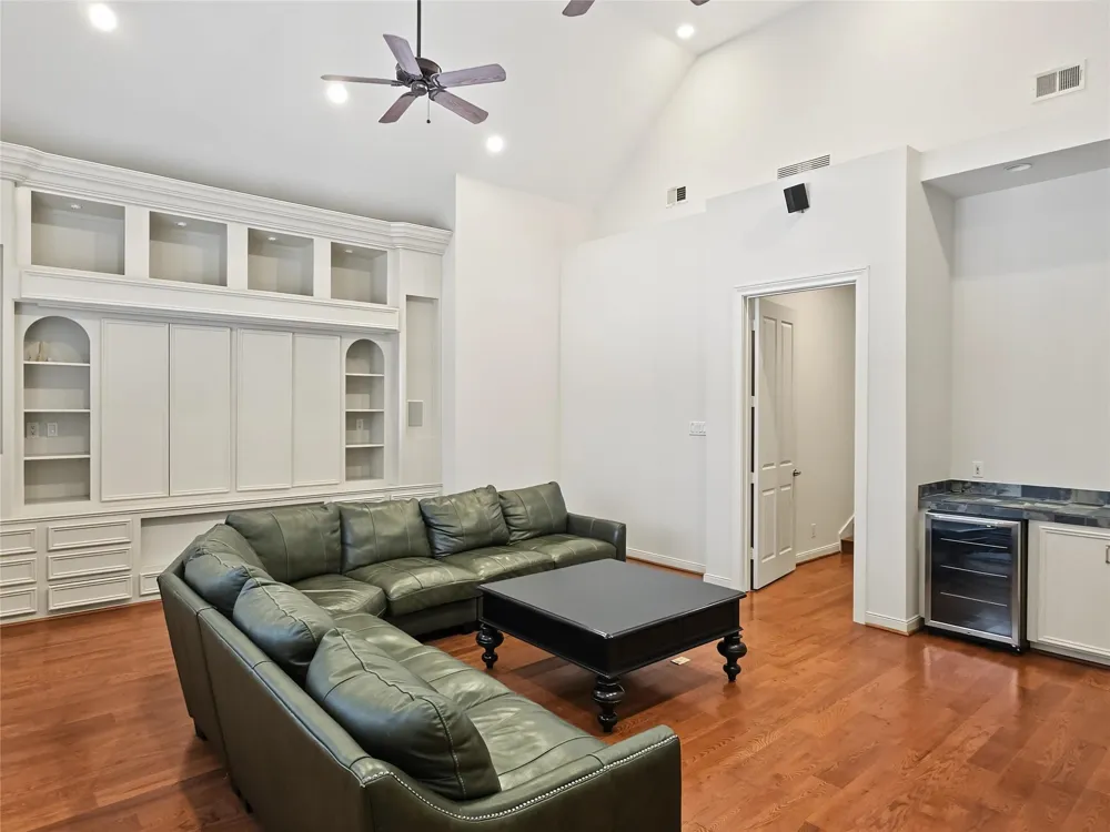 12018 Surrey Lane Bunker Hill Village, TX 77024