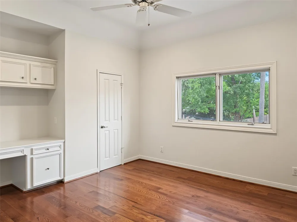 12018 Surrey Lane Bunker Hill Village, TX 77024