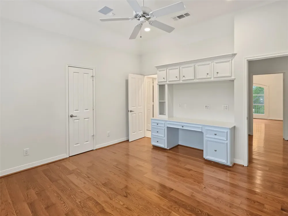 12018 Surrey Lane Bunker Hill Village, TX 77024