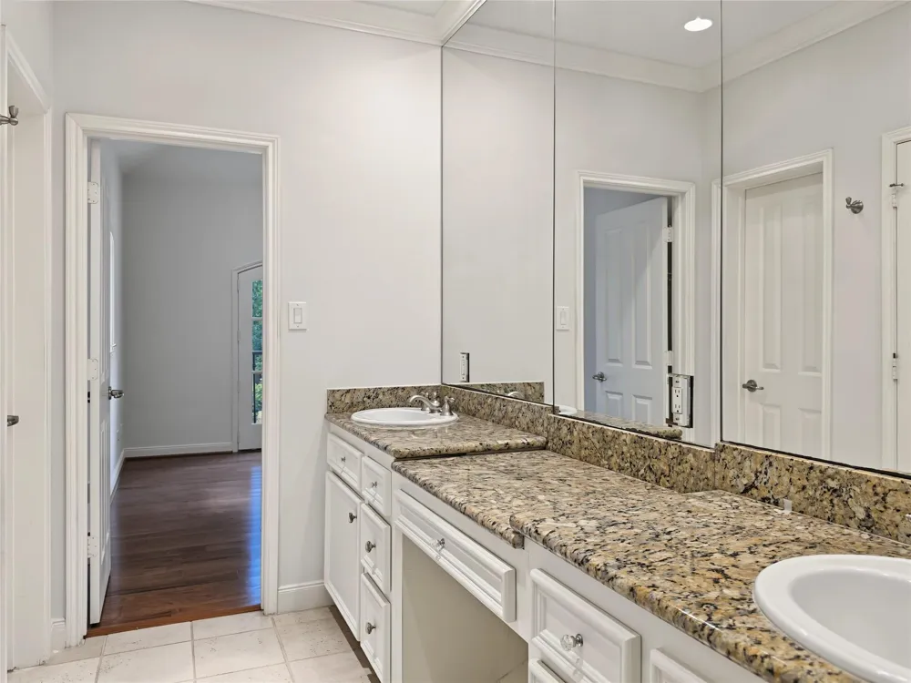 12018 Surrey Lane Bunker Hill Village, TX 77024