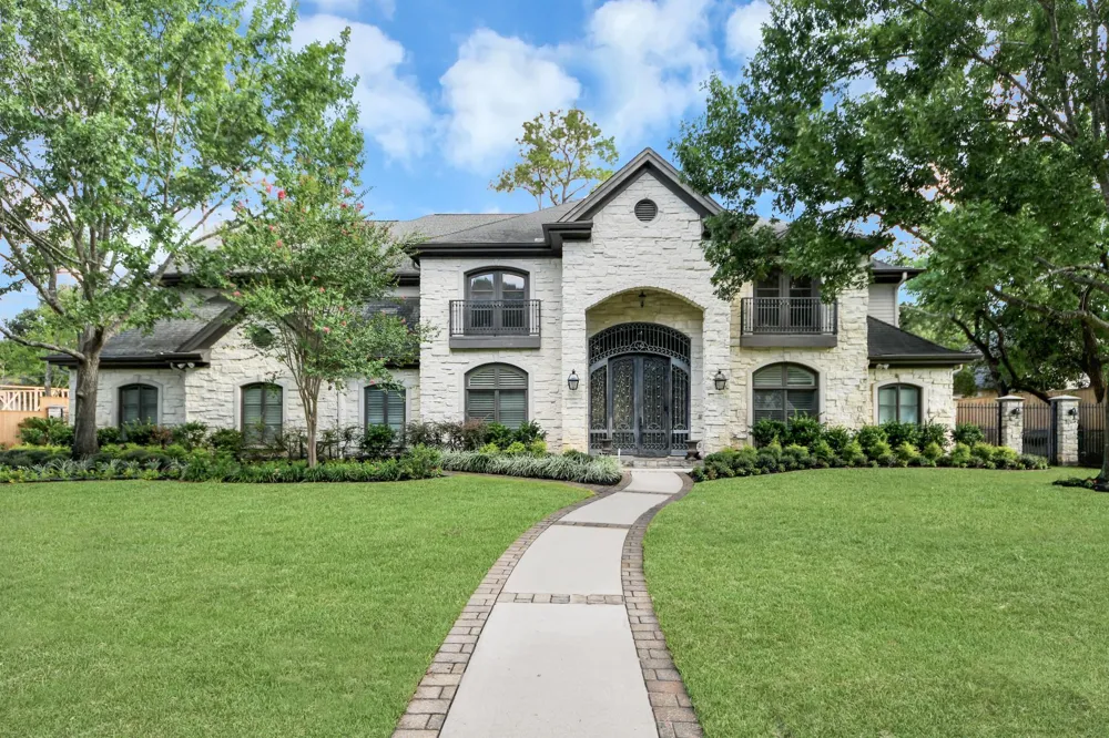 12018 Surrey Lane Bunker Hill Village, TX 77024
