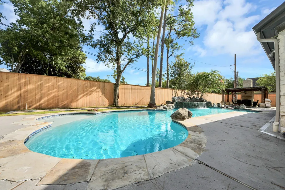 12018 Surrey Lane Bunker Hill Village, TX 77024