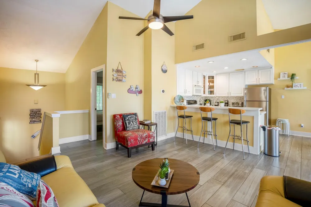 22547 Bayview Circle Huntsville, TX 77320