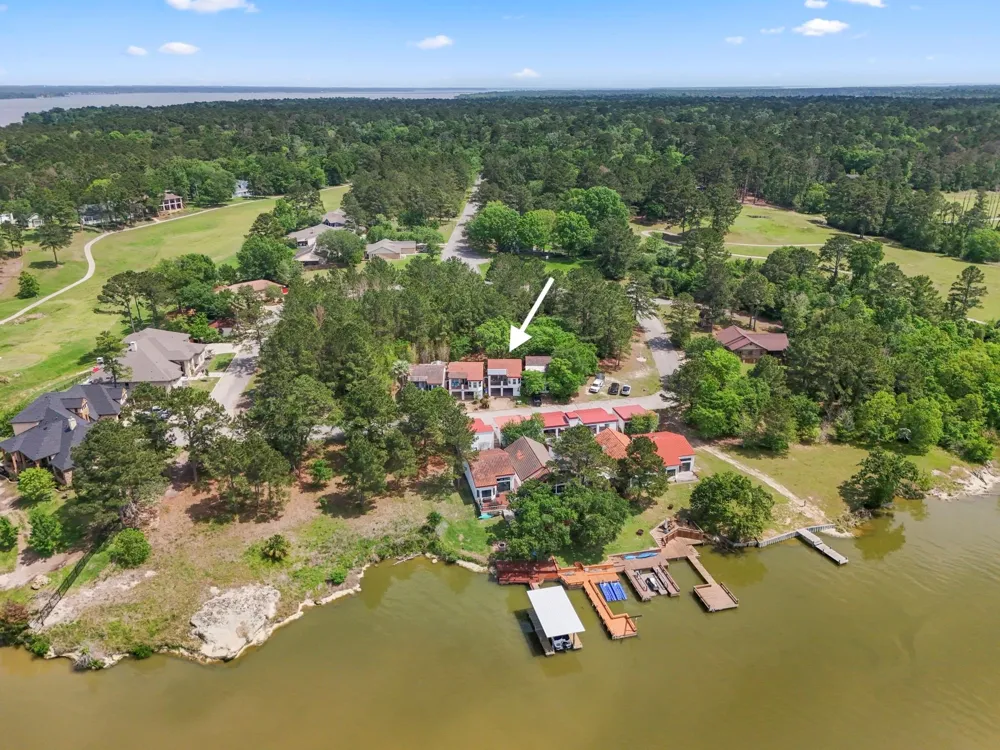 22547 Bayview Circle Huntsville, TX 77320