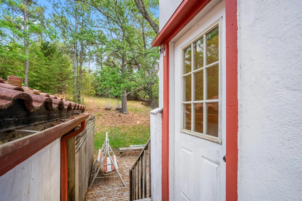 22547 Bayview Circle Huntsville, TX 77320