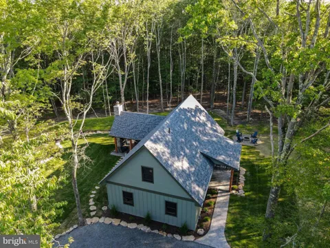 15 BYRAN DR