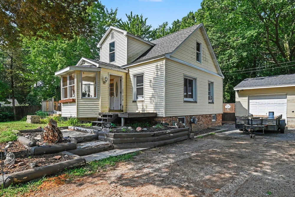 14525 Lakeshore Avenue Grand Haven Charter Township, MI 49417