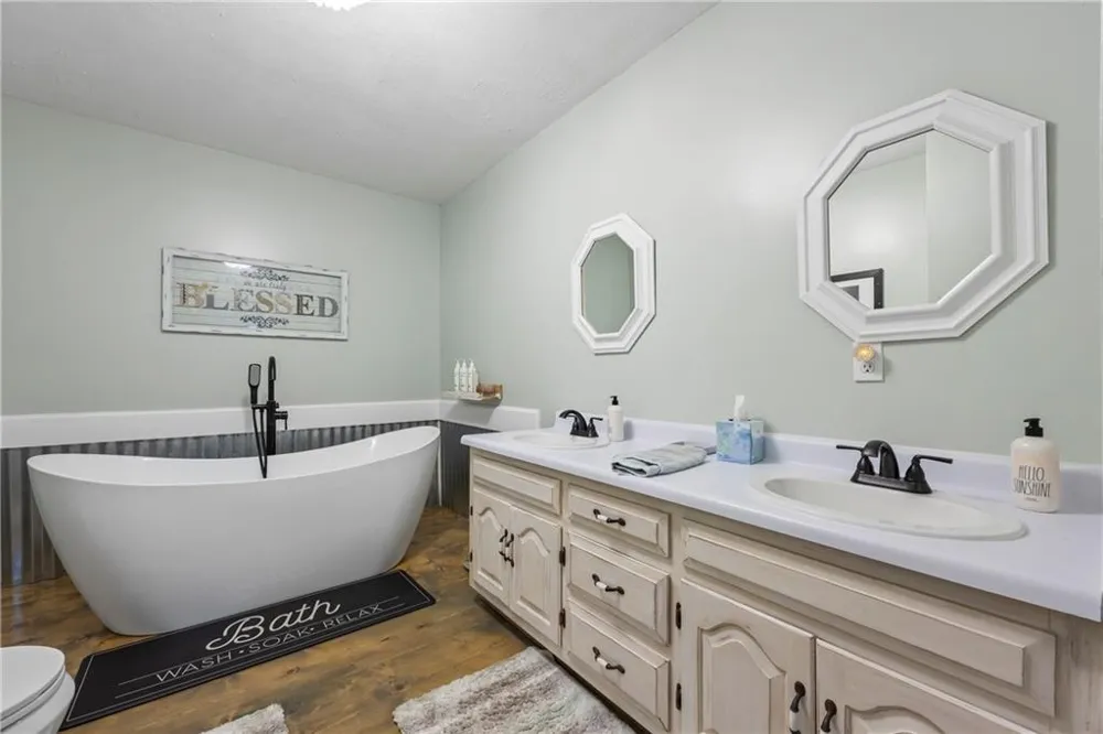 439 Nighthawk View Demorest, GA 30535