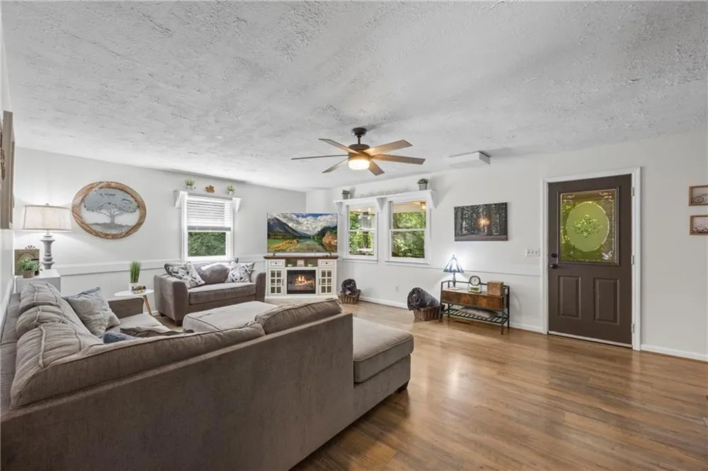 439 Nighthawk View Demorest, GA 30535