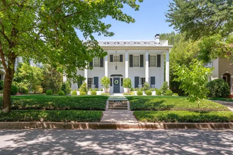 2036 Windsor Place