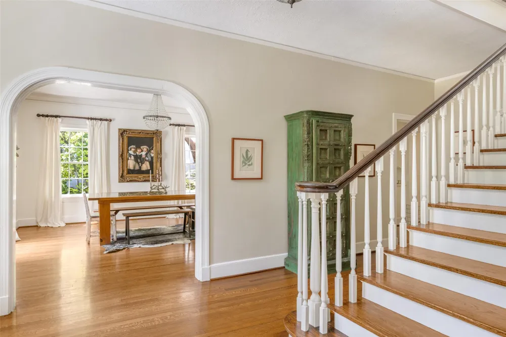 2036 Windsor Place Fort Worth, TX 76110