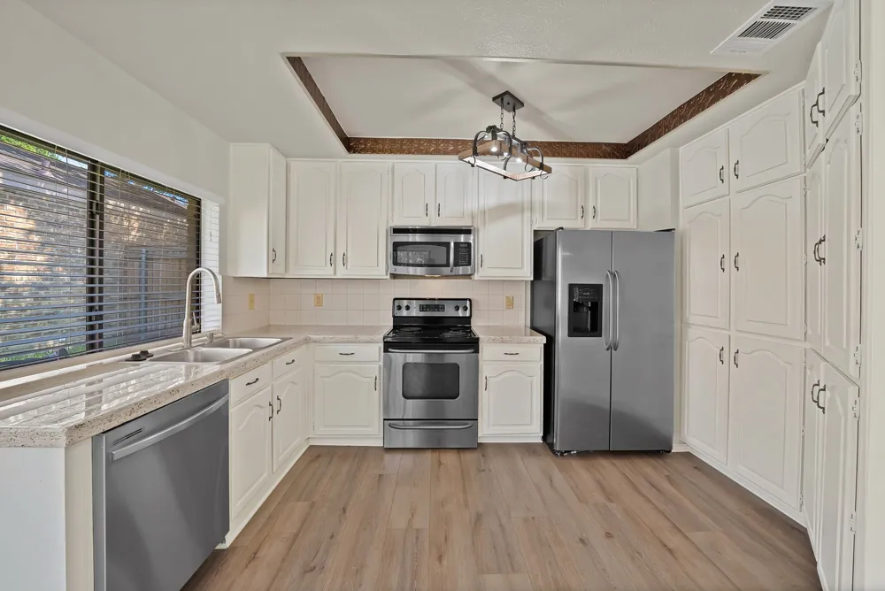 4021 Winter Park Lane Addison, TX 75001
