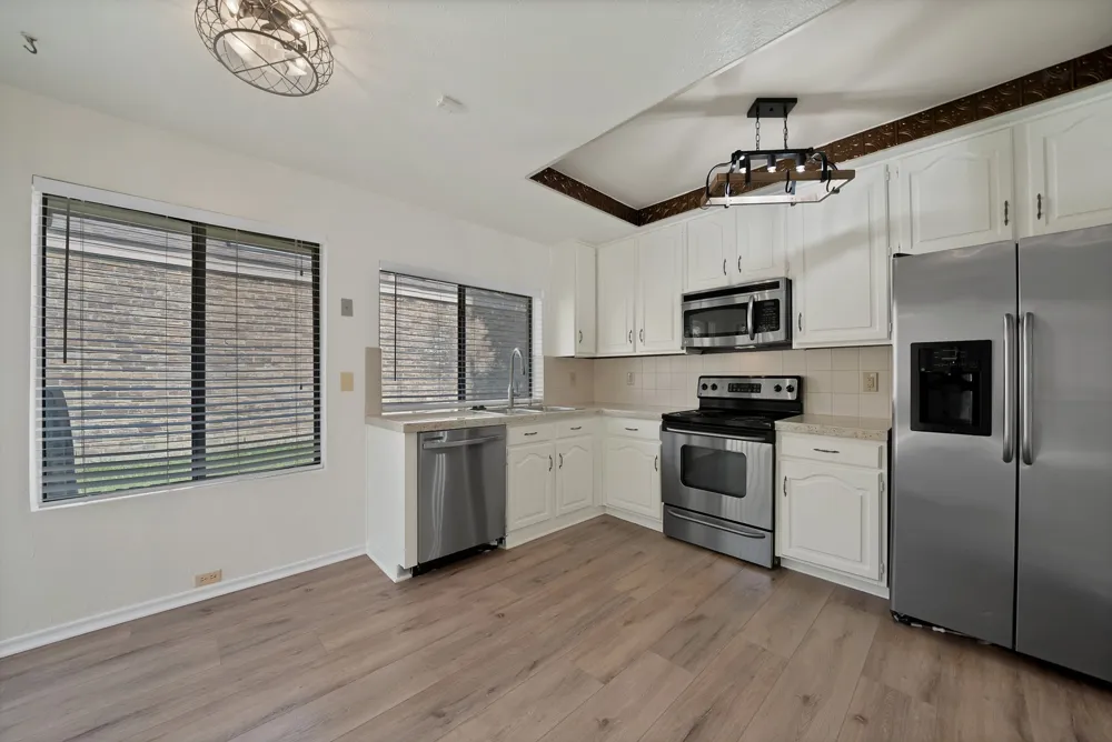 4021 Winter Park Lane Addison, TX 75001