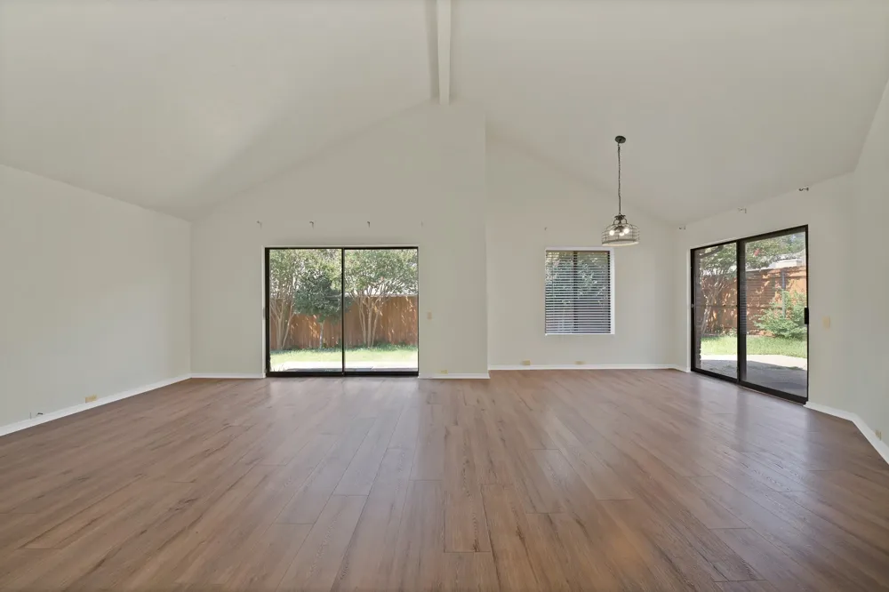 4021 Winter Park Lane Addison, TX 75001
