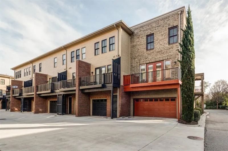 4685 Dogwood Alley Dunwoody, GA 30338