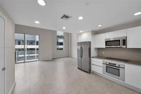 1060 Brickell Ave #815