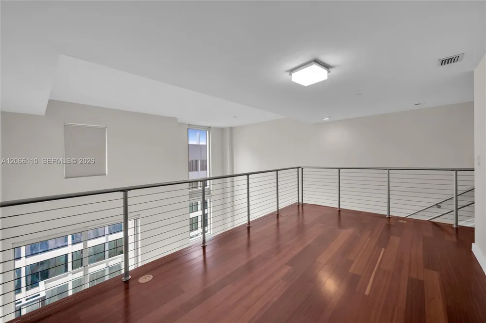 1060 Brickell Ave #815 Miami, FL 33131
