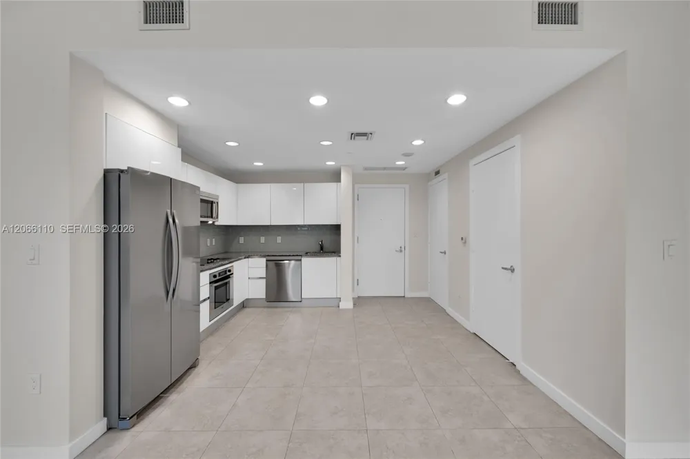 1060 Brickell Ave #815 Miami, FL 33131