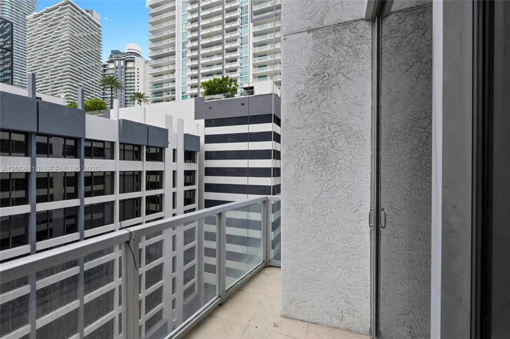 1060 Brickell Ave #815 Miami, FL 33131