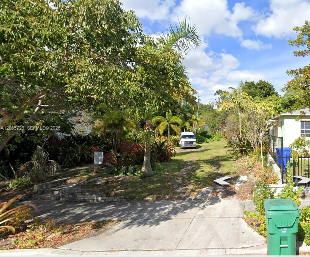 157 NW 45th St Miami, FL 33127