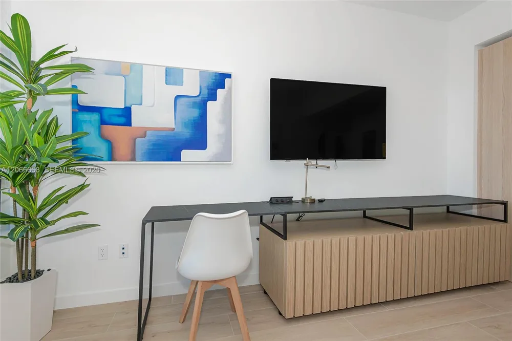 225 Miami Ave #2801 Miami, FL 33128