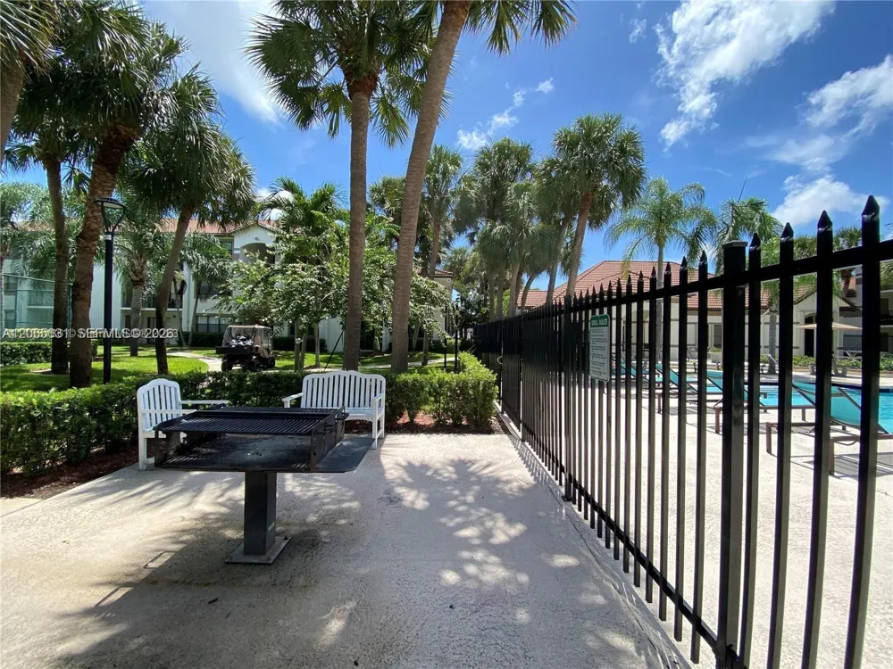 540 S Park Rd #14-9 Hollywood, FL 33021