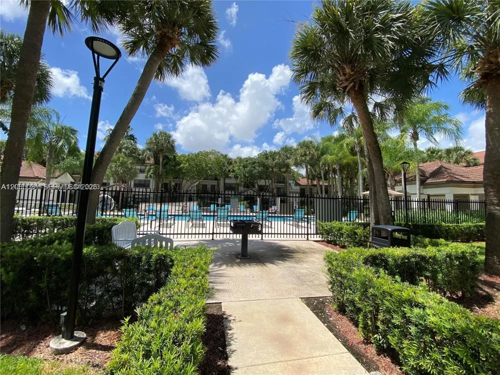540 S Park Rd #14-9 Hollywood, FL 33021