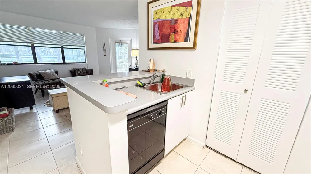 540 S Park Rd #14-9 Hollywood, FL 33021
