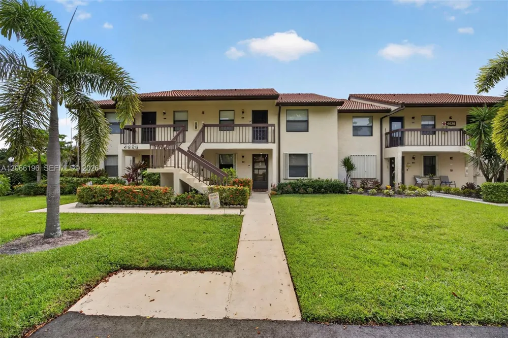 4626 E Lucerne Lakes Blvd E #202 Lake Worth, FL 33467