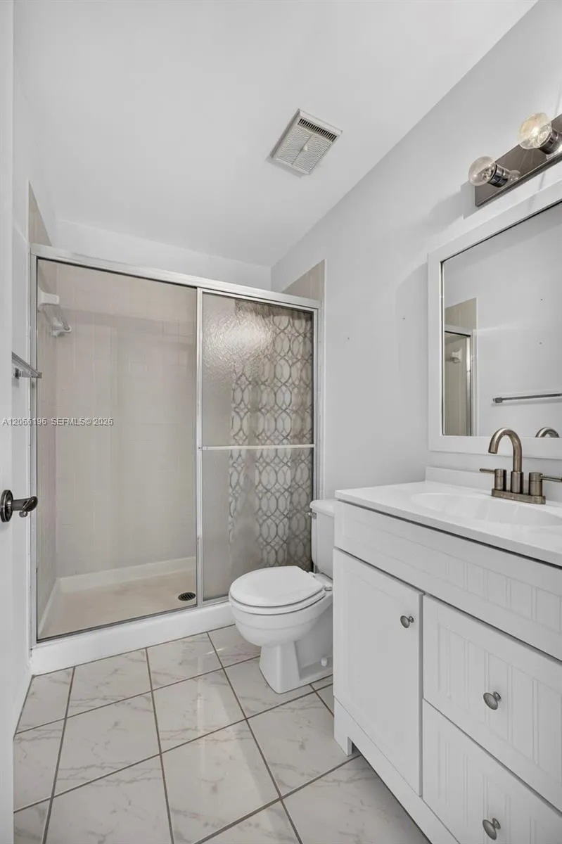 4626 E Lucerne Lakes Blvd E #202 Lake Worth, FL 33467
