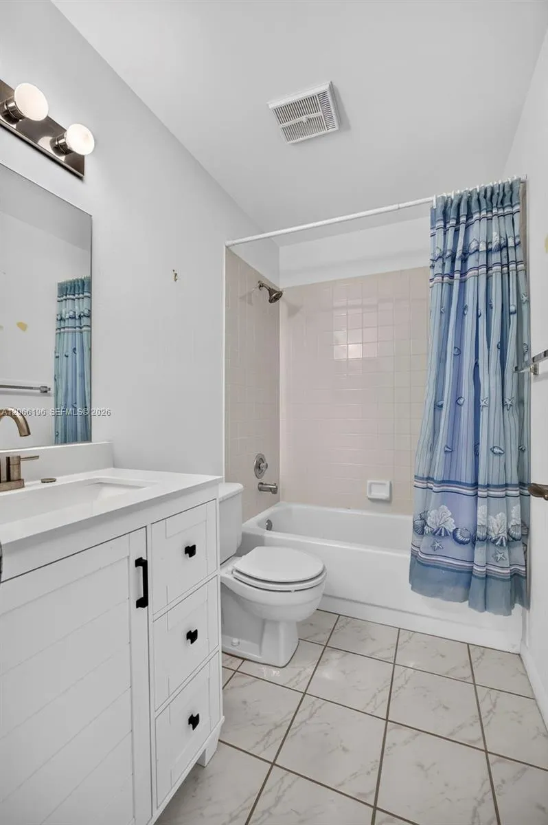 4626 E Lucerne Lakes Blvd E #202 Lake Worth, FL 33467