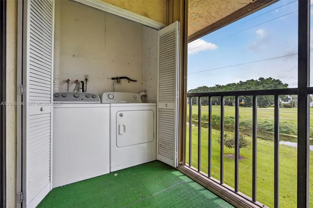 4626 E Lucerne Lakes Blvd E #202 Lake Worth, FL 33467