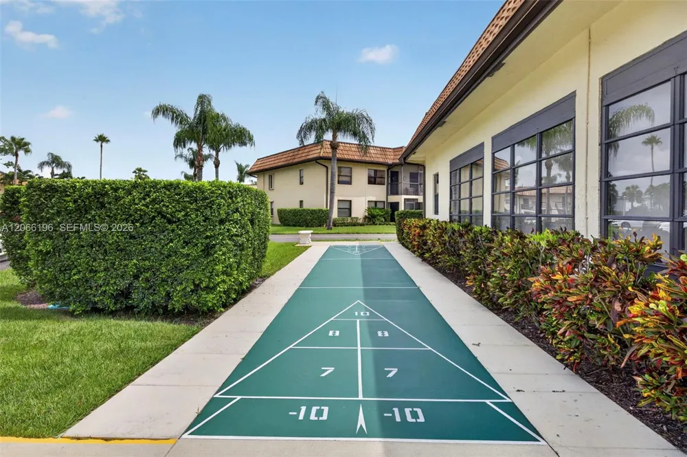 4626 E Lucerne Lakes Blvd E #202 Lake Worth, FL 33467